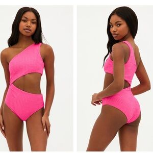 BEACH RIOT Celine One Piece